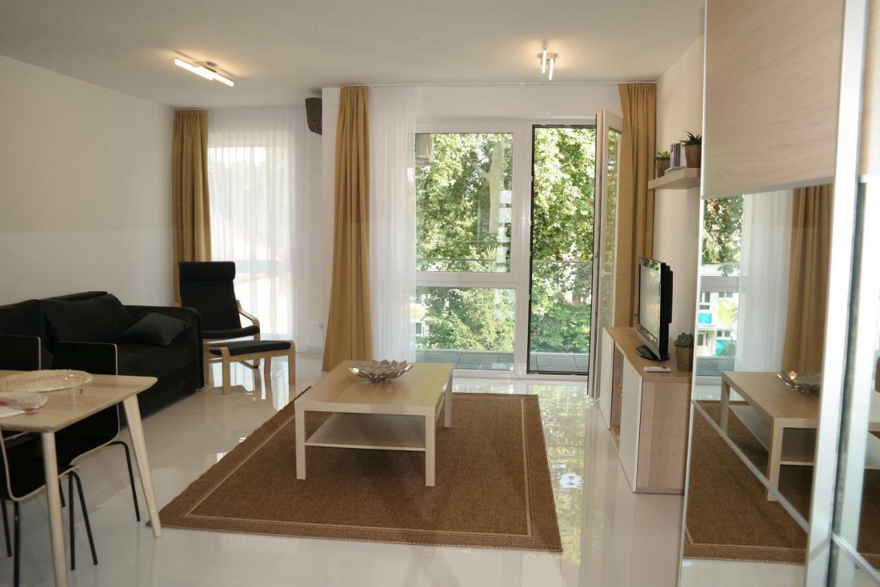 Holiday Apartman With Free Parking Győr Extérieur photo