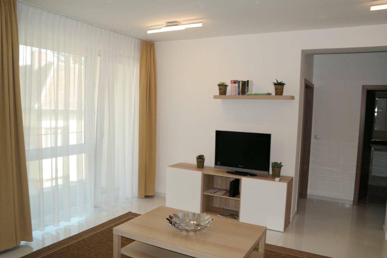 Holiday Apartman With Free Parking Győr Extérieur photo
