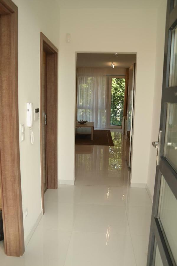 Holiday Apartman With Free Parking Győr Extérieur photo